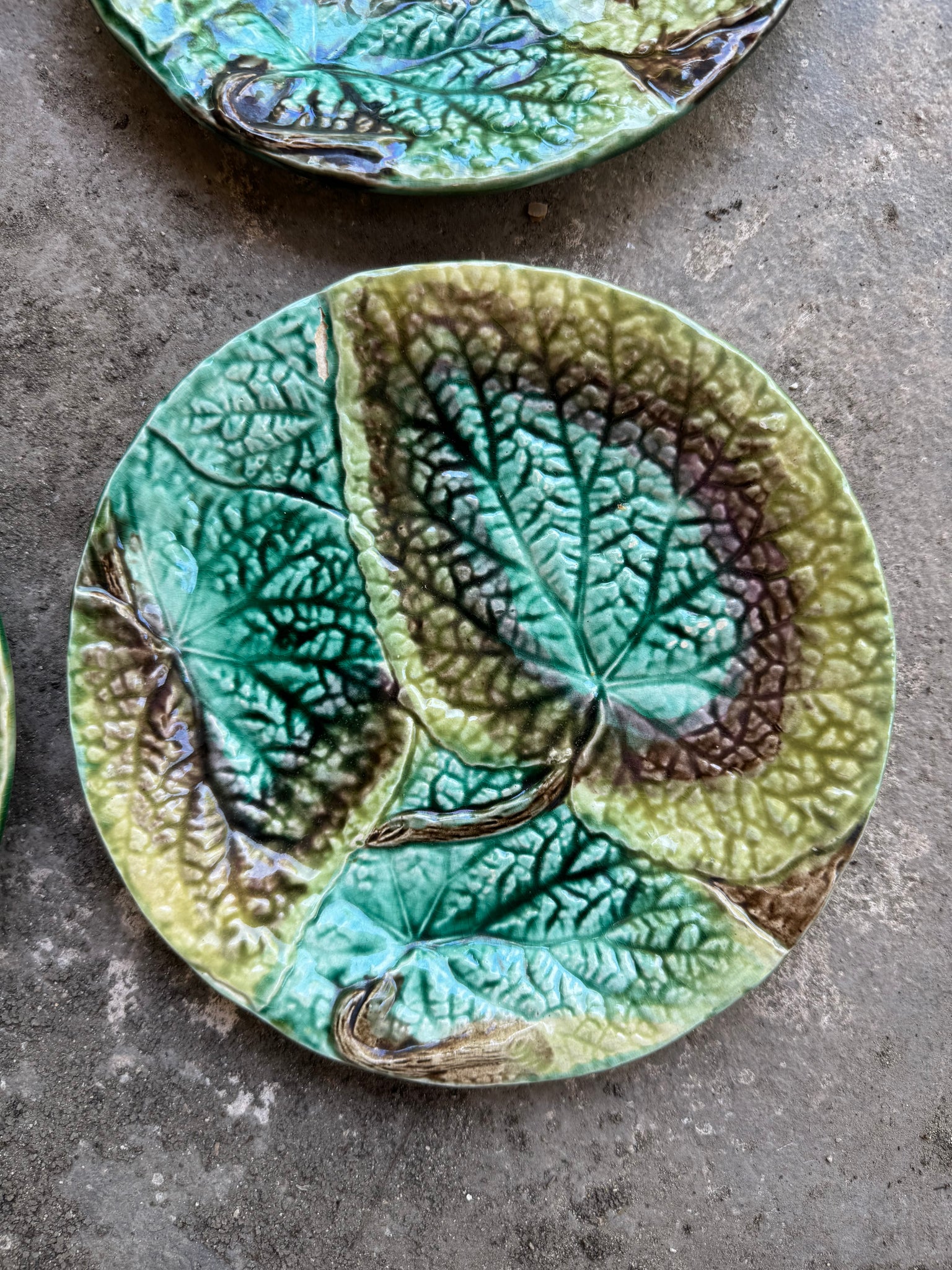 Majolica Begonia Leaf Plates, S/4