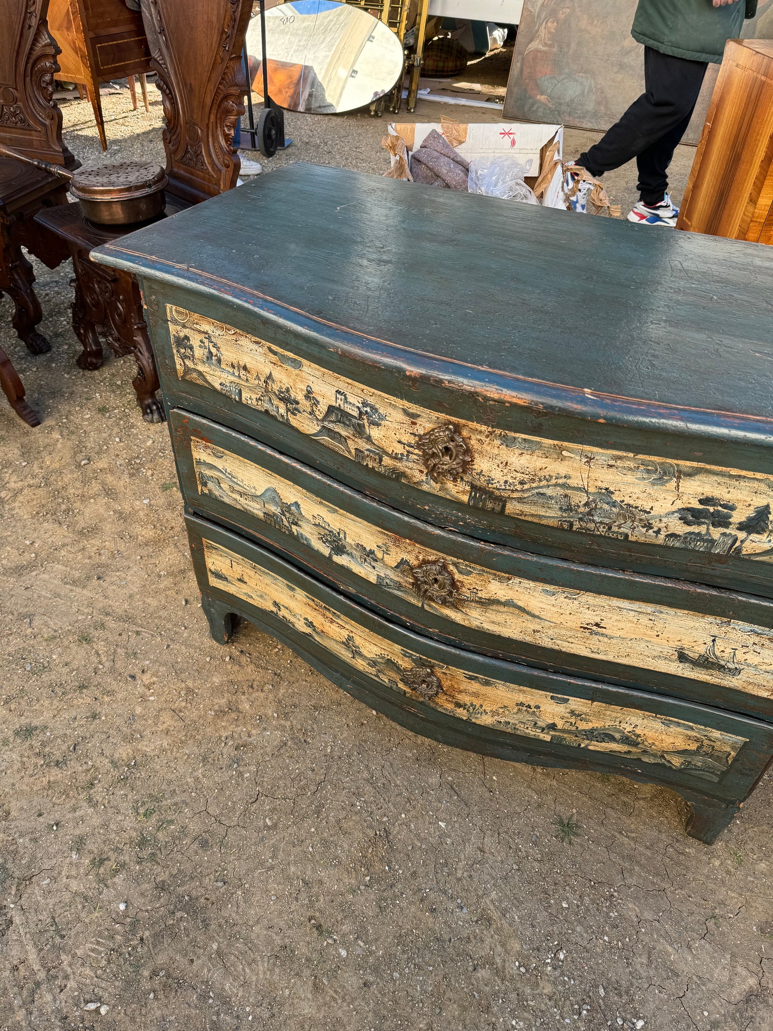 Venetian Commode