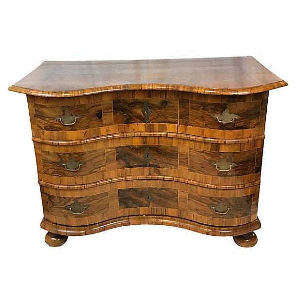 French-Serpentine-Commode-600x408
